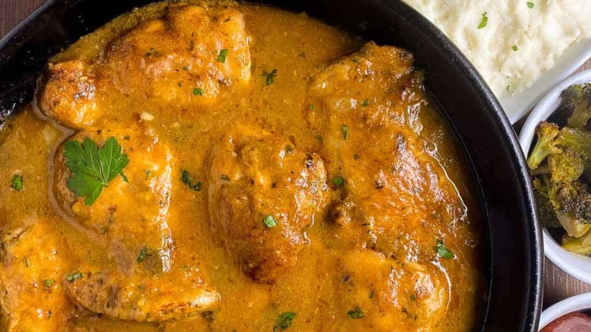 Cajun Smothered Chicken with Brown Gravy