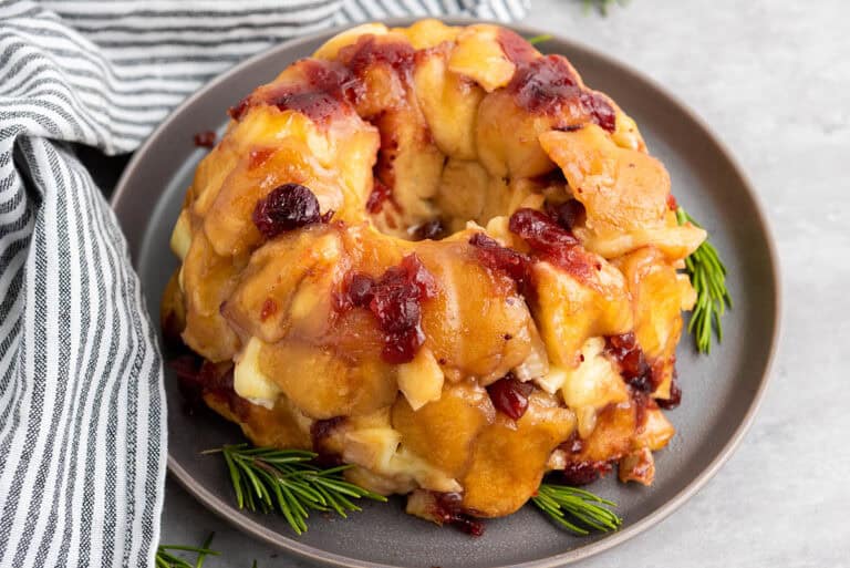 Mini Cranberry Brie Pull-Apart Bread